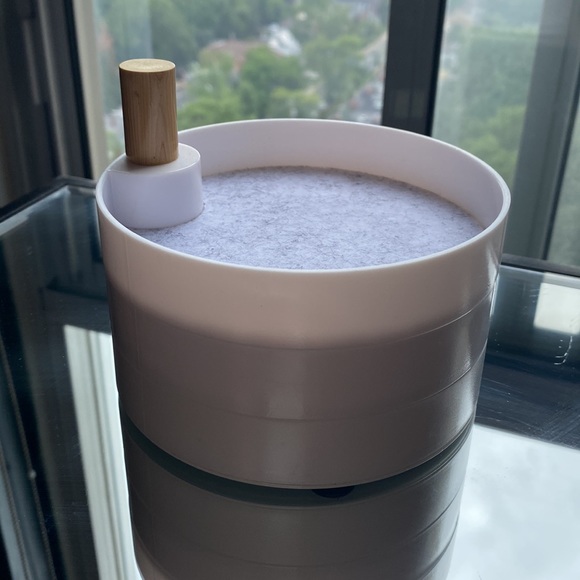 Swivel jewelry holder - Picture 2 of 4